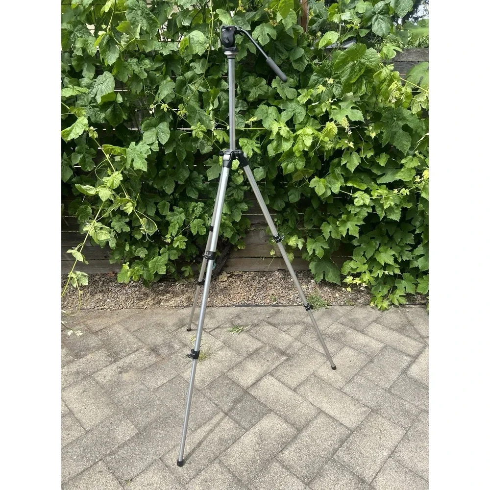 Manfrotto 700RC2 Head Manfrotto 3011N‎ Aluminum Tripod Legs